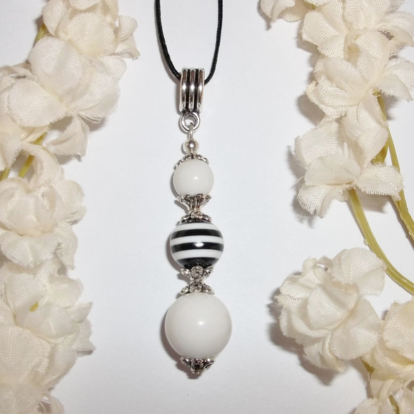 wvluckygirl Jewelry - Black & White Stripe Necklace Handmade NWT 4999